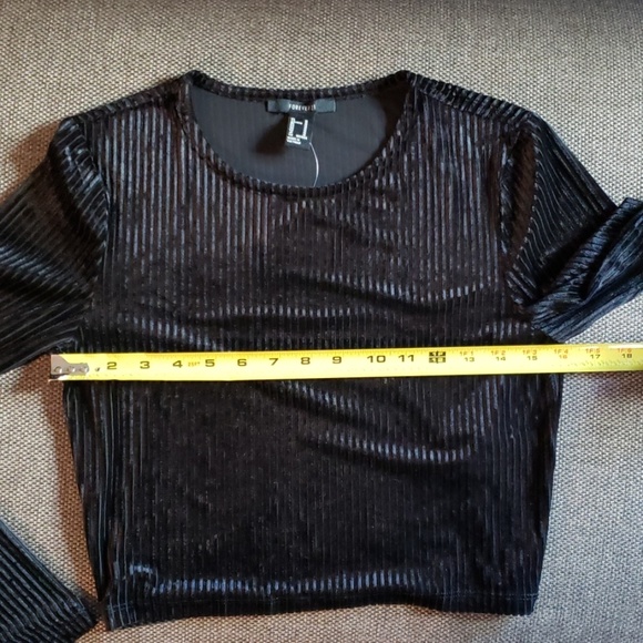 Forever 21 Ribbed Velveteen crop top - Picture 3 of 6